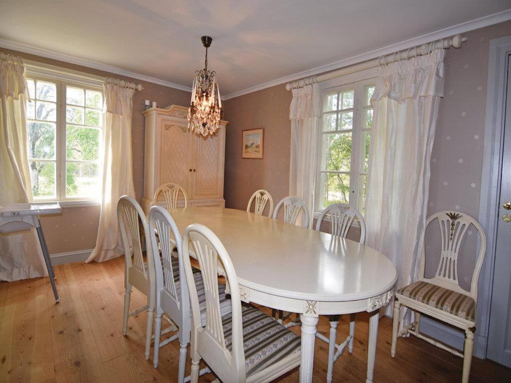 Amazing Home In Mellerud With 4 Bedrooms And Wifi 外观 照片