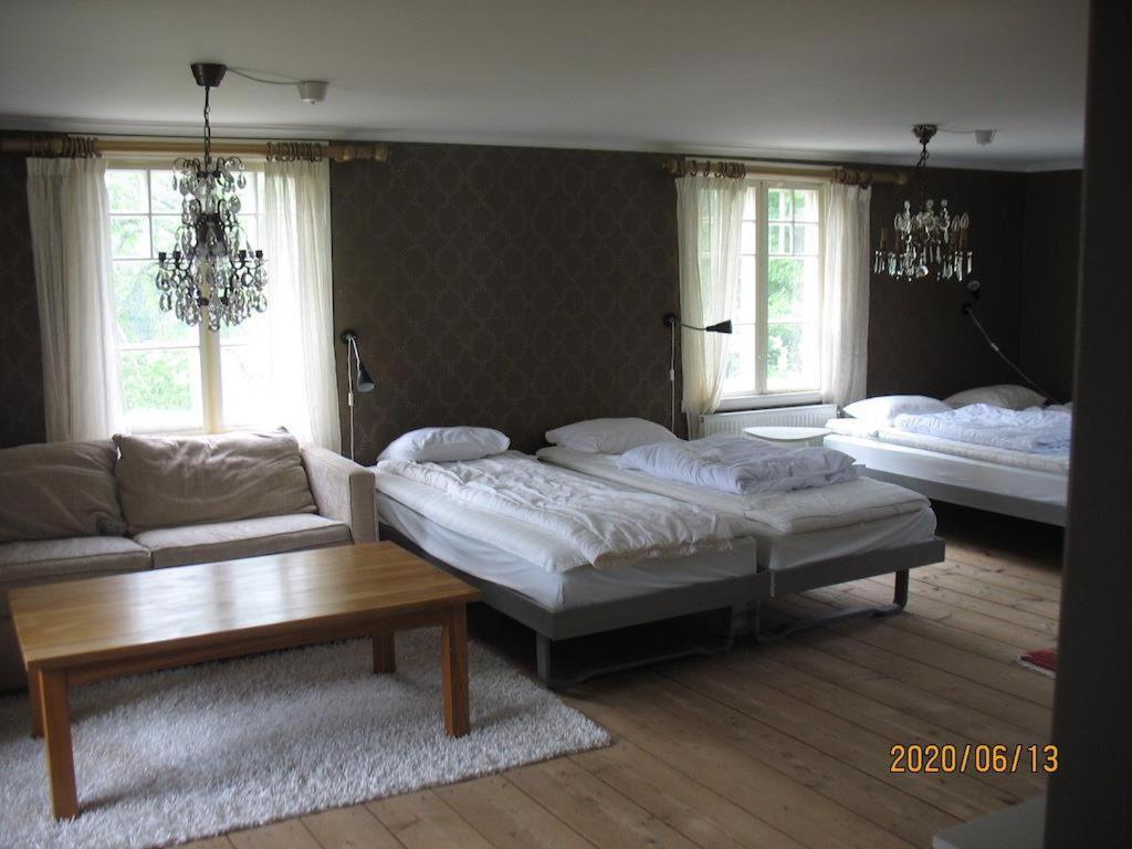 Amazing Home In Mellerud With 4 Bedrooms And Wifi 外观 照片